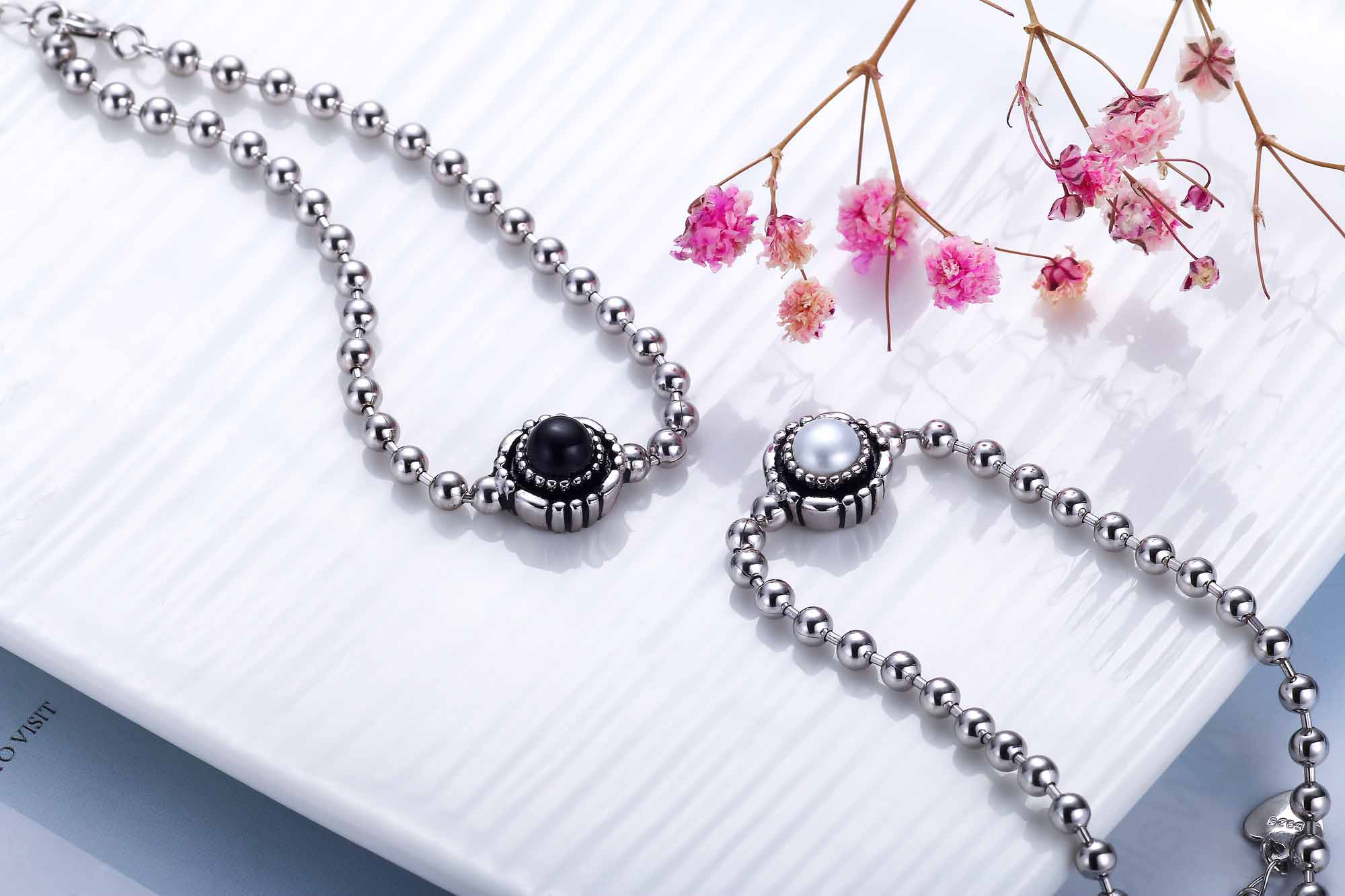 Holiday Round Shell Pearl/Black Agate 925 Sterling Silver Beads Bracelet