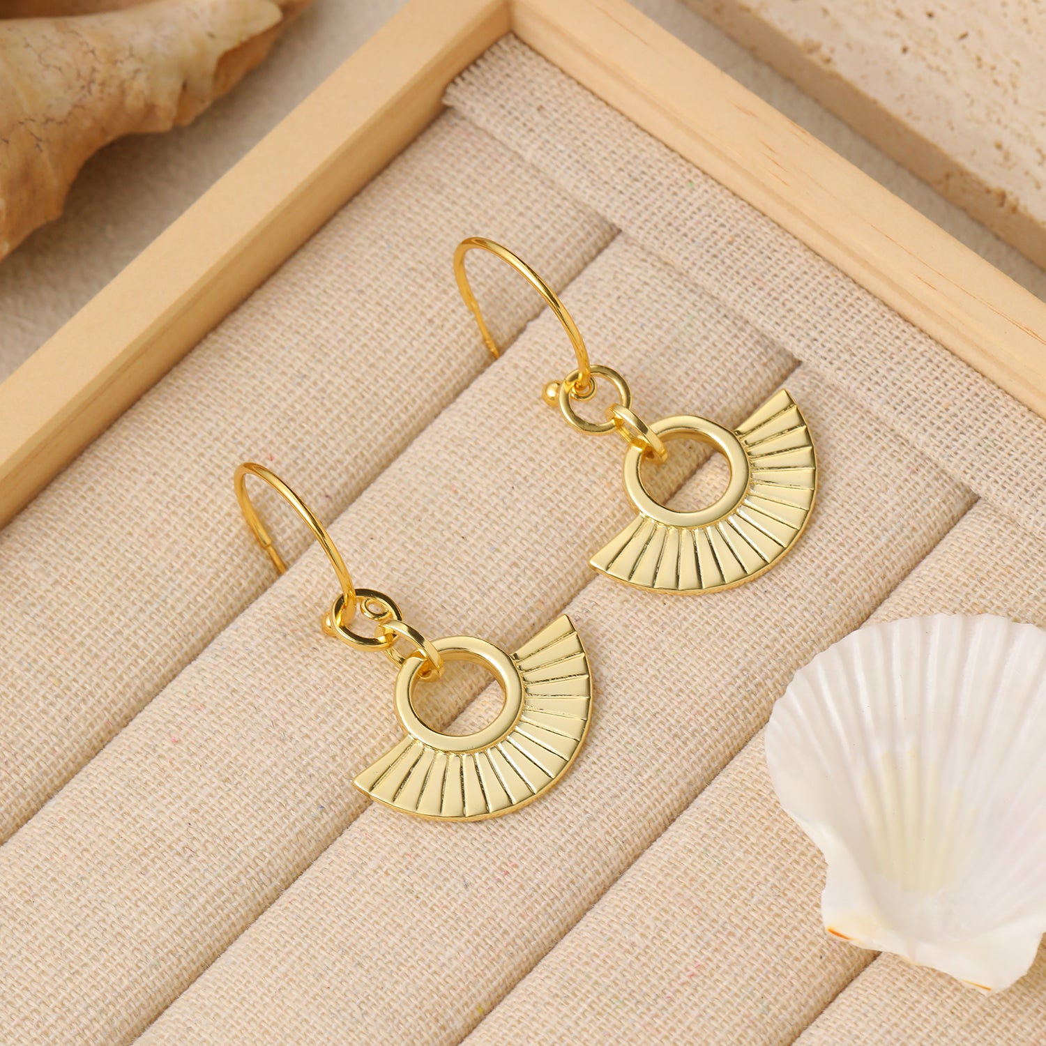 Ancient Roman Modern Striped Fan 925 Sterling Silver Earring (Single) - Pavellia